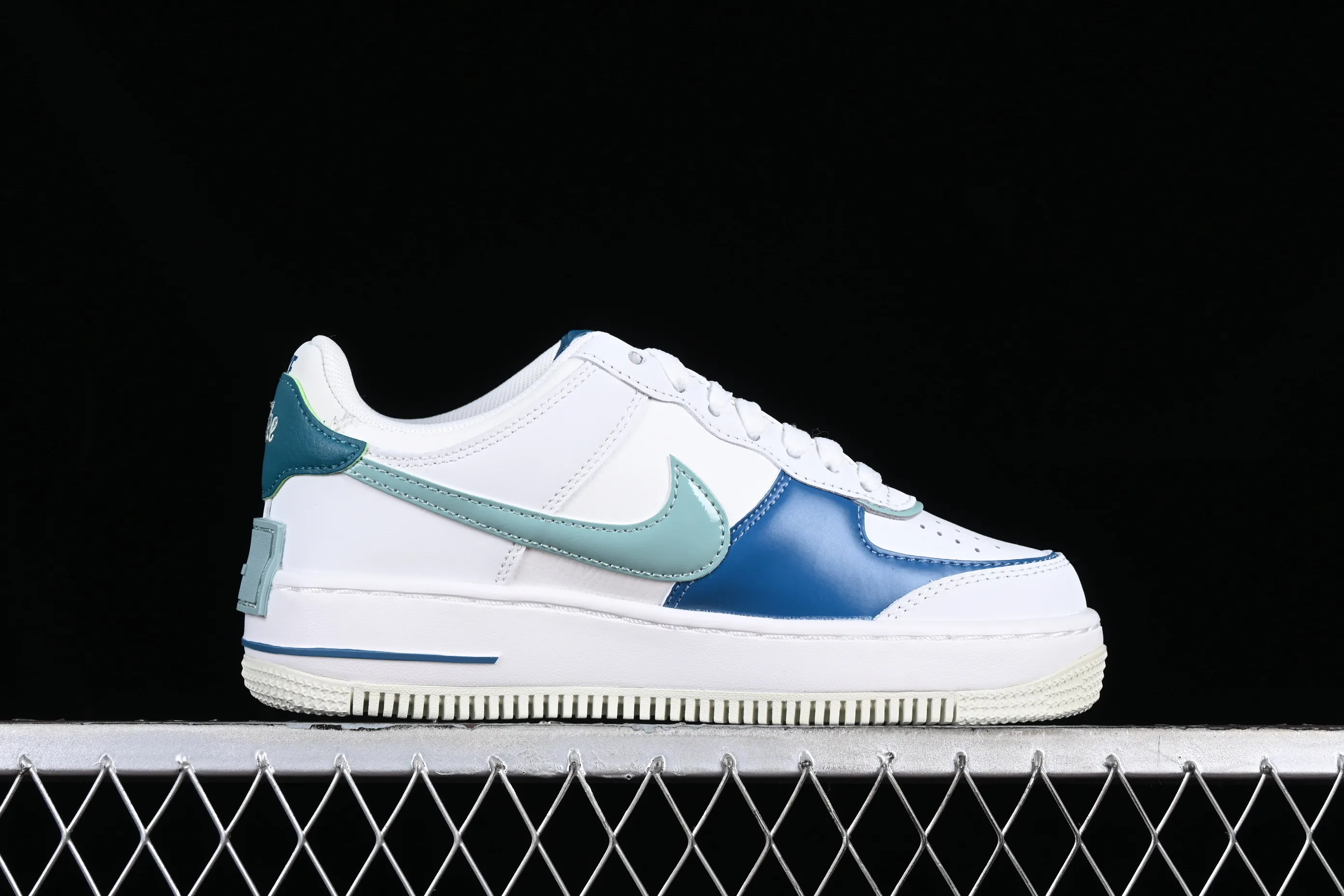 All Categories Nk Air Force 1 Air Force Series Nk Air Force 1 Shadow Air Force Lightweight Increase Nk Air Force 1 Shadow Air Force One Lightweight Increase Low-top Versatile Sneakers DZ1847-001